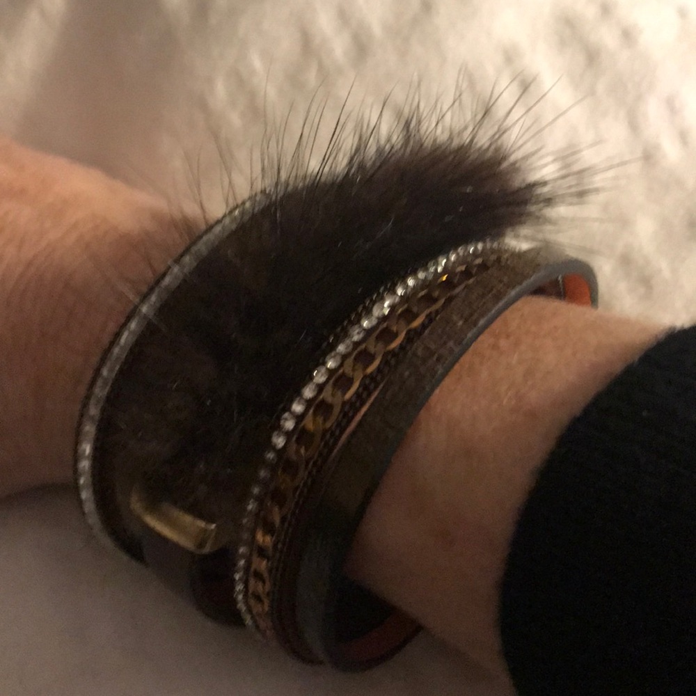 Bracelet 5 layer fur bracelet with gold clasp